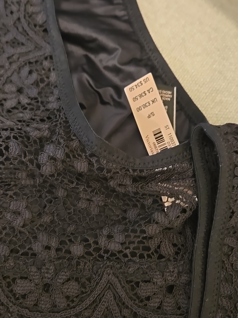 Bundle of Victoria's Secret - Bra & Panties - Picture 7 of 9